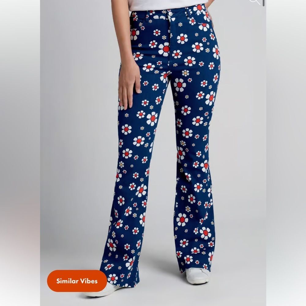 MODCLOTH As You Swish Flare Pants floral daisies navy, white, red, yellow size 8